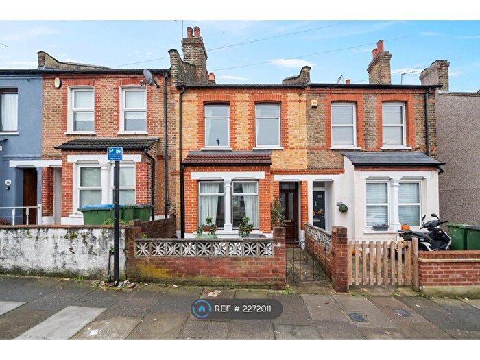 2 Bedroom Terraced House To Rent In Swingate Lane, London, SE18