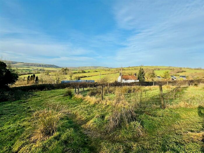 3 Bedroom Farm For Sale In Capel Isaac, Llandeilo, SA19