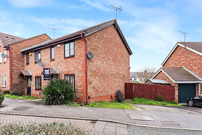 2 Bedroom Detached House For Sale In Rosebank Gardens, Northfleet, Kent, DA11