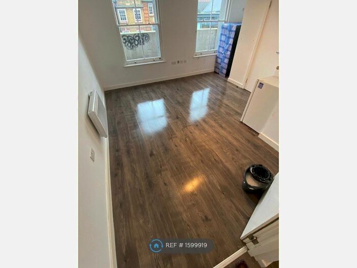 Studio To Rent In Church Road, London, E10