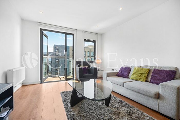 2 Bedroom Flat To Rent In Aqua Vista Square, Bow, London, E3