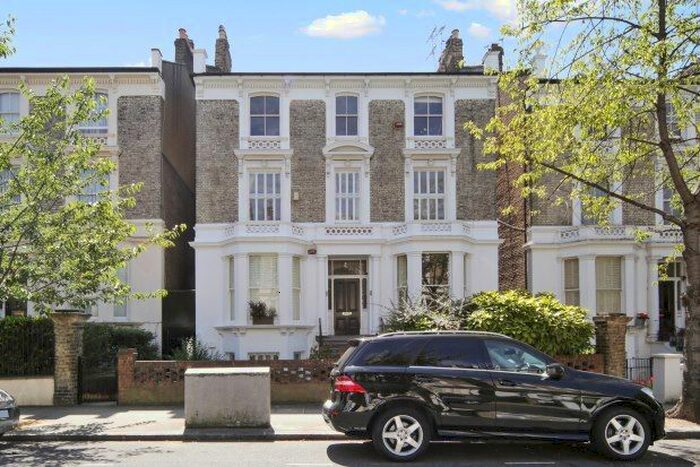 1 Bedroom Flat To Rent In Oxford Gardens, London, W10