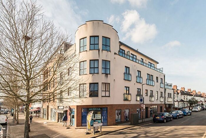 1 Bedroom Flat To Rent In Sandringham Avenue, London, SW20