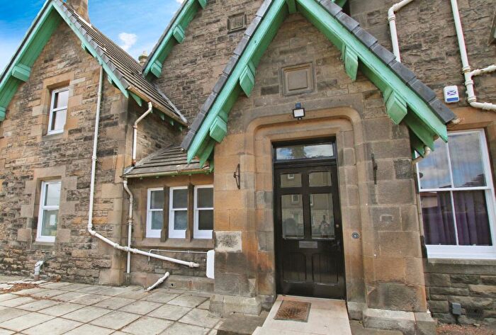 3 Bedroom Semi-Detached House To Rent In Kerse Lane, Falkirk, FK1