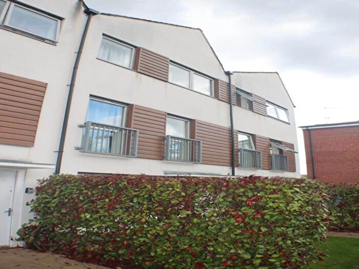 6 Bedroom House To Rent In Aviation Avenue, Hatfield, Hertfordshire, AL10