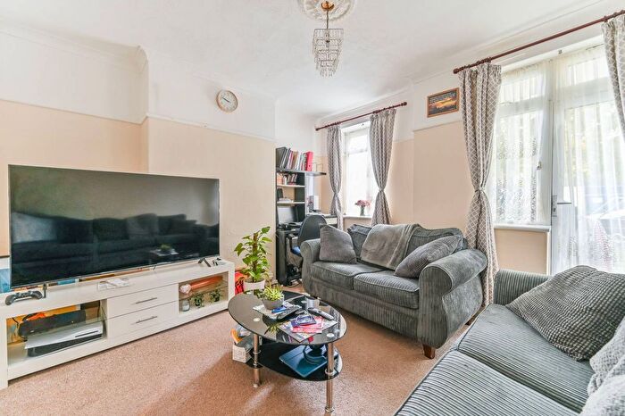 2 Bedroom Flat To Rent In Kingswood Estate, Sydenham, London, SE21