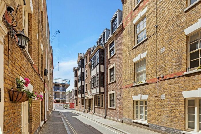 2 Bedroom Flat To Rent In Moxon Street, London, W1U