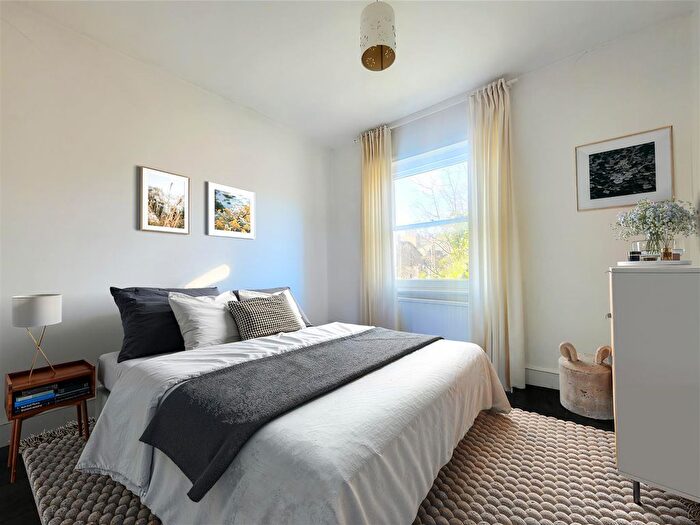 1 Bedroom Flat To Rent In Belsize Avenue, Belsize Park, London, NW3