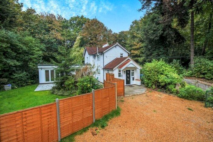 3 Bedroom Property To Rent In Convent Lane, Cobham, KT11