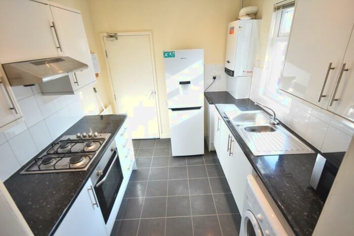 5 Bedroom Maisonette To Rent In Bayswater Road, Jesmond, Newcastle Upon Tyne, NE2