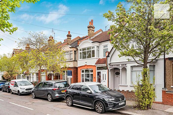 3 Bedroom House To Rent In Lyndhurst Road, London, E4