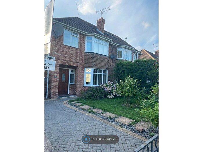 3 Bedroom Semi-Detached House To Rent In Smiths Lane, Windsor, SL4