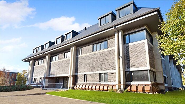 2 Bedroom Apartment To Rent In Emerald House, A London Road, Newbury, Berkshire, RG14