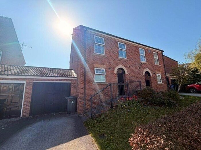 3 Bedroom Semi-Detached House For Sale In Thornton Road, Barnsley, S70
