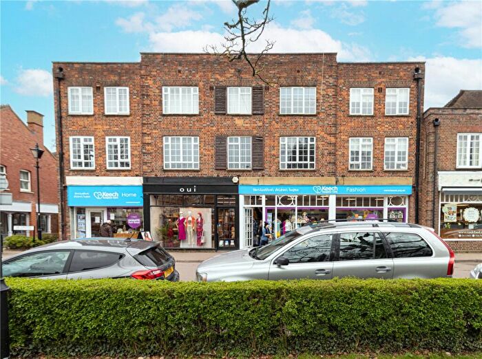 2 Bedroom Maisonette For Sale In Bowers Parade, High Street, Harpenden, AL5