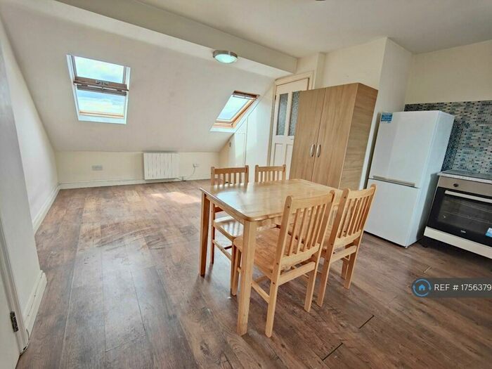 1 Bedroom Flat To Rent In Downhills Way, London, N17