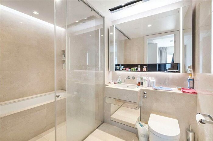 2 Bedroom Flat To Rent In Columbia Gardens, Earls Court, SW6