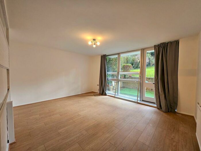1 Bedroom Flat To Rent In Avenue Road, London, N6
