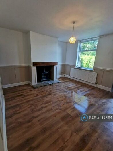 3 Bedroom End Of Terrace House To Rent In Mill Hill Lane, Brighouse, HD6