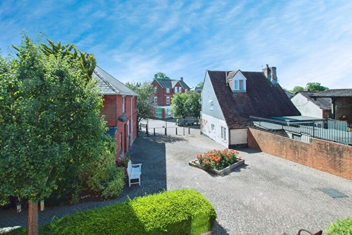 2 Bedroom Flat For Sale In Salisbury Street, Fordingbridge, SP6