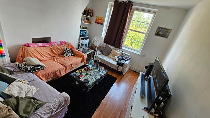 2 Bedroom Flat To Rent In Swanley House, SE17