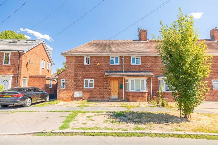 3 Bedroom Terraced House For Sale In Cromwell Drive, Slough, SL1