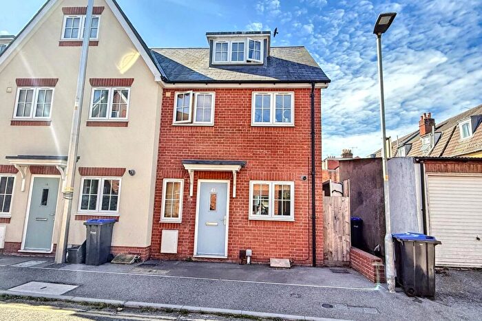 3 Bedroom End Of Terrace House For Sale In Salisbury, SP2
