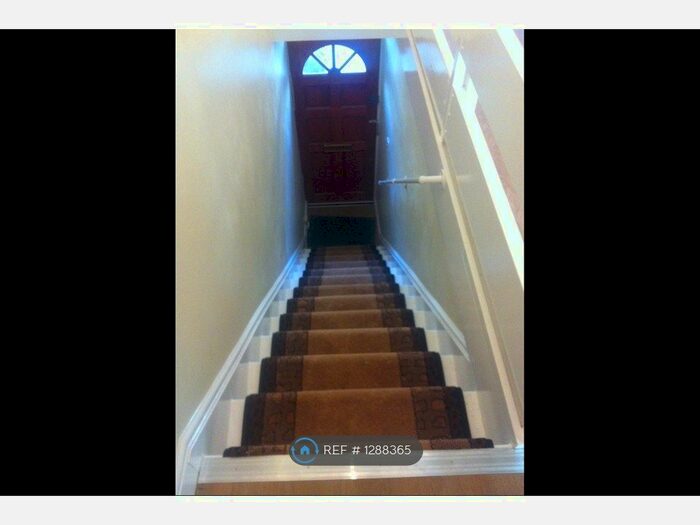 2 Bedroom Maisonette To Rent In Rockingham Road, Middlesex UB8