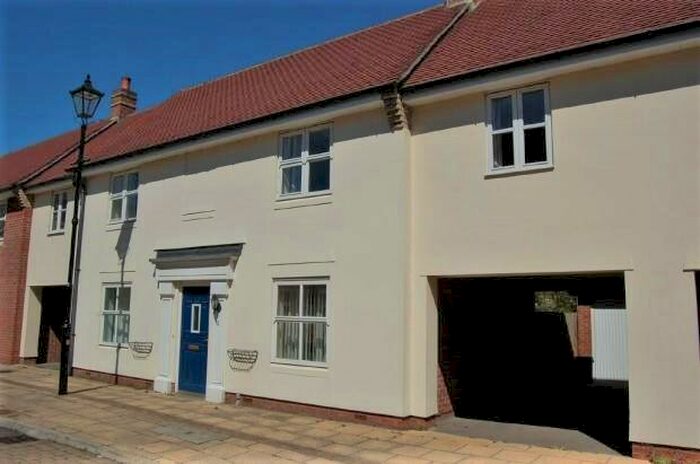 4 Bedroom Semi-Detached House To Rent In Mascot Square, Colchester, Essex, CO4
