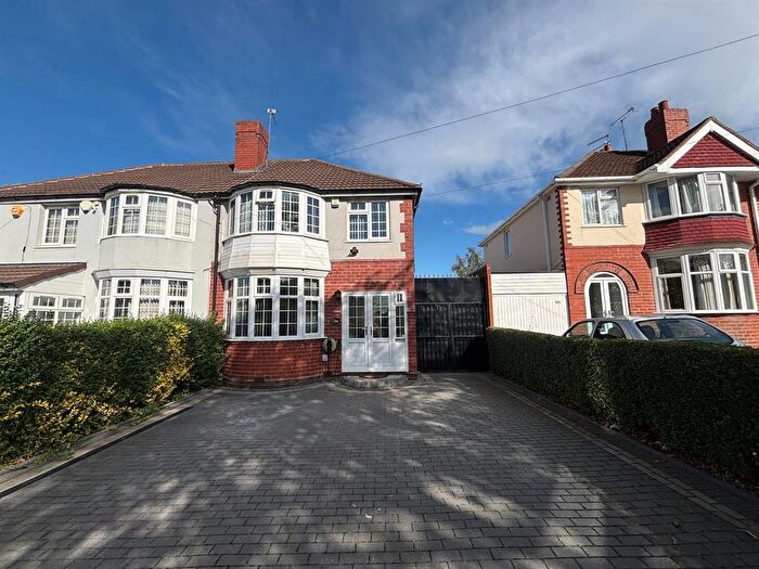 3 Bedroom Semi-detached House To Rent In Delves Green Road, Walsall, WS5