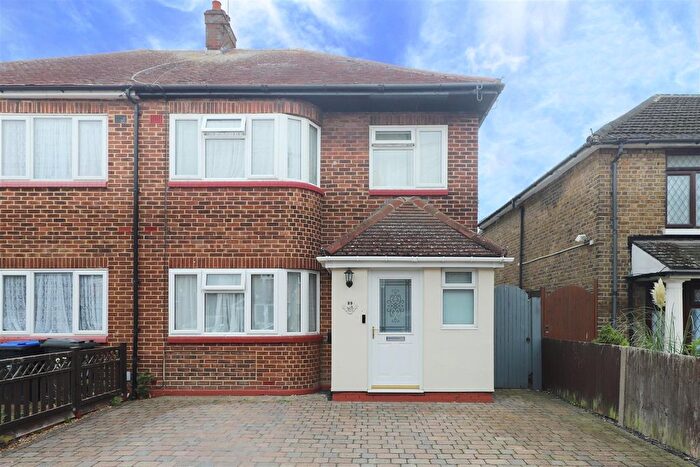 3 Bedroom Semi-detached House For Sale In Newtown Road, Denham, UB9