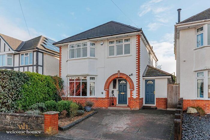 3 Bedroom Detached House For Sale In Holmfield Avenue, Boscombe East, BH7