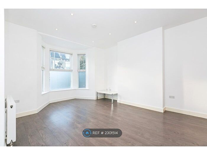 1 Bedroom Flat To Rent In Beaconsfield Road, London, N11