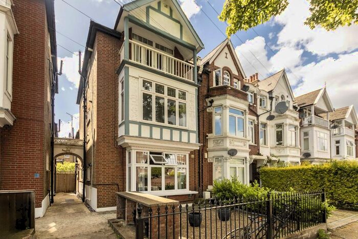 1 Bedroom Flat To Rent In Thornton Avenue, London, SW2