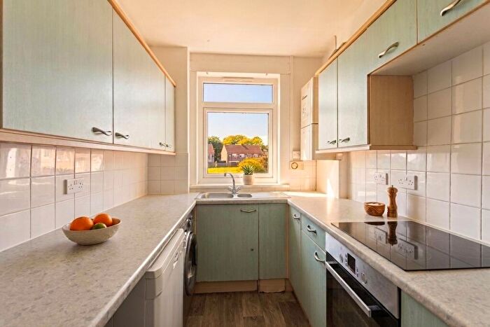 3 Bedroom Flat For Sale In Dundas Street, Bathgate, EH48