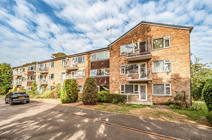 2 Bedroom Apartment For Sale In Boulters Gardens, Maidenhead, Berkshire, SL6
