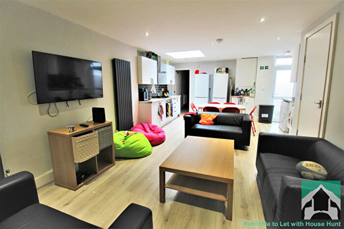 6 Bedroom Terraced House To Rent In Tiverton Road, Birmingham, B29