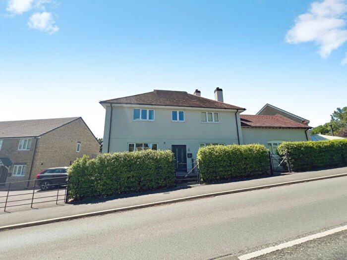 3 Bedroom Semi Detached House For Sale In Somerton Road, Street, BA16