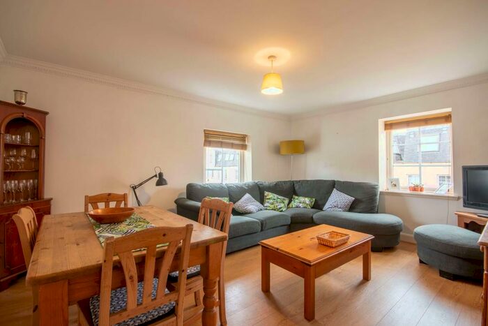 2 Bedroom Flat To Rent In Caledonian Crescent Edinburgh United Kingdom, EH11