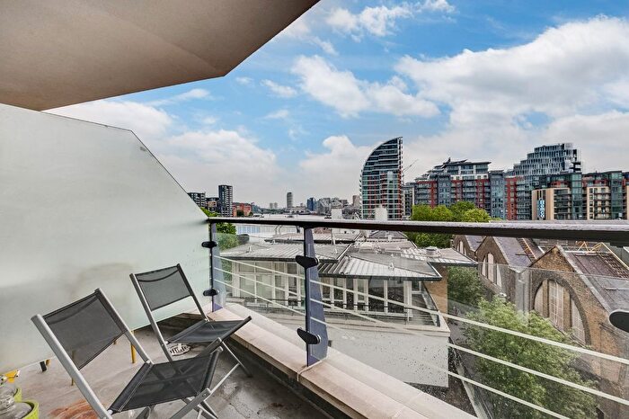 2 Bedroom Flat For Sale In Dolphin House, Smugglers Way, SW18