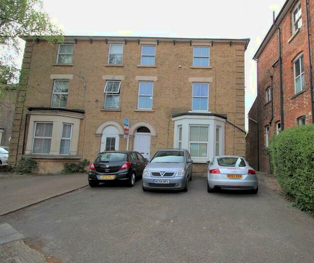 1 Bedroom Flat To Rent In Kimbolton Road, Bedford, MK40