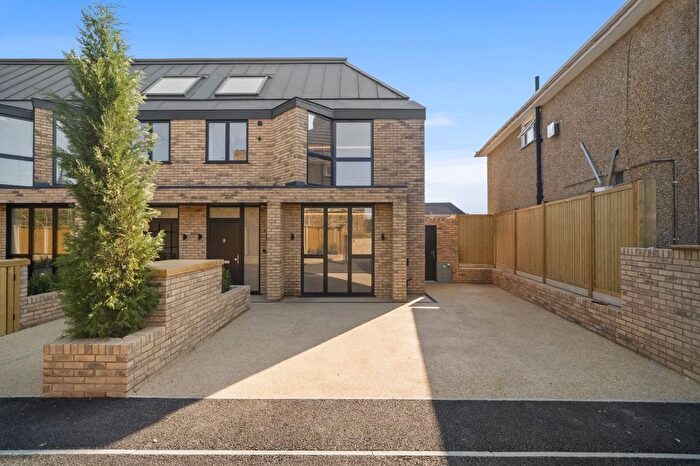 4 Bedroom End Of Terrace House To Rent In Winston Close, Wimbledon, London, SW20