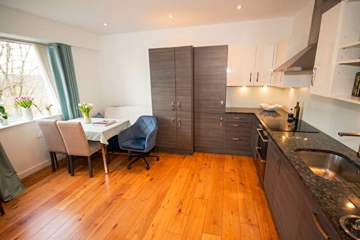 2 Bedroom Flat For Sale In Clayton Road, Union House, UB3