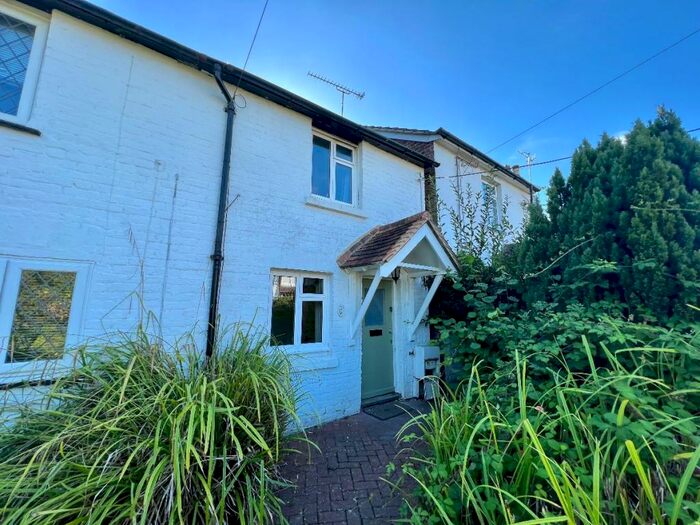 2 Bedroom Cottage To Rent In North Road, Three Bridges, RH10