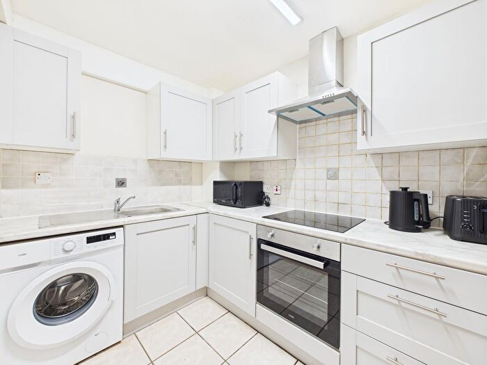2 Bedroom Flat To Rent In Station Street, Belfast, BT3