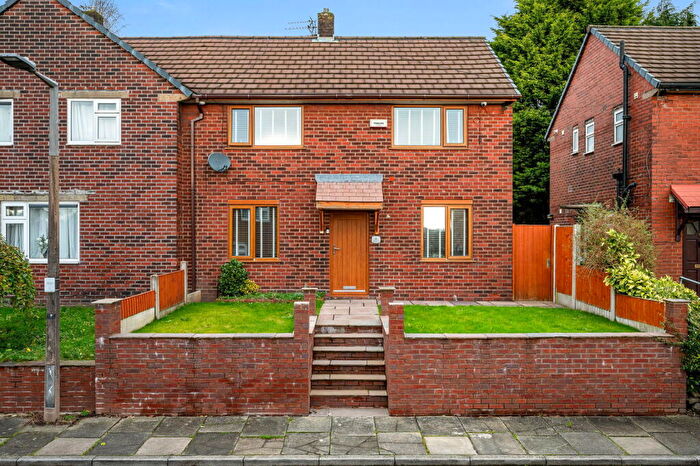 3 Bedroom Semi Detached House For Sale In Pear Avenue, Bury, BL9