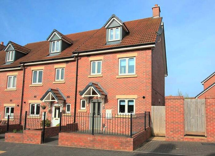 4 Bedroom End Of Terrace House To Rent In Malone Avenue, Taw Hill, Swindon, Wiltshire, SN25