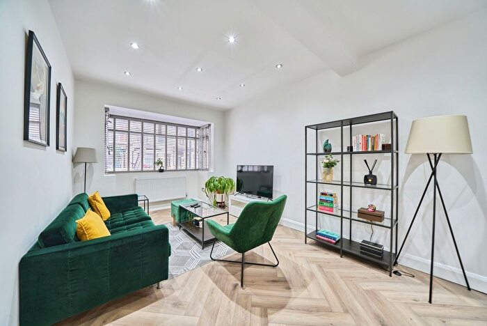 4 Bedroom Detached House For Sale In Meath Road, London, E15