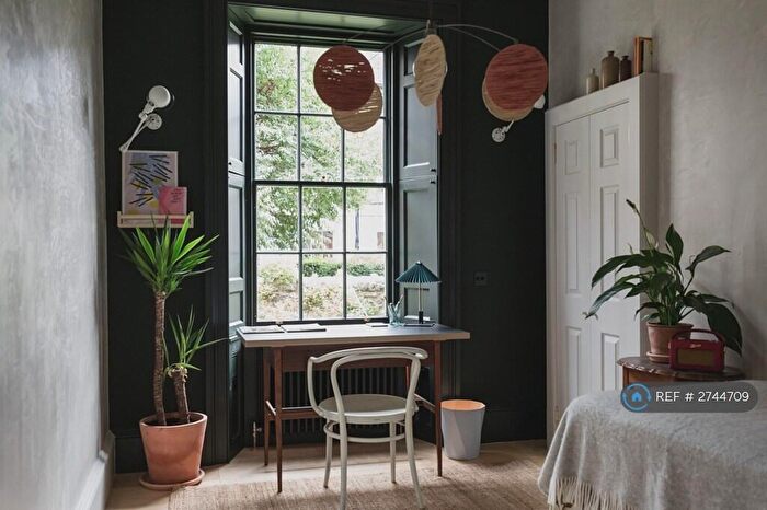 2 Bedroom Flat To Rent In Stockbridge, Edinburgh, EH4