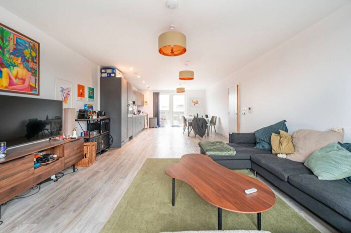 3 Bedroom Flat To Rent In Thunderer Street, Upton Park, London, E13